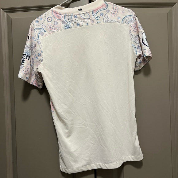 Man City Jersey - Picture 2 of 2